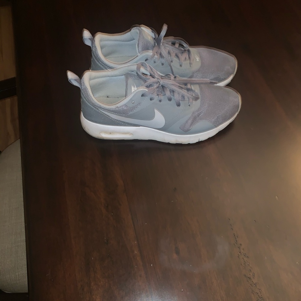 Nike Air Tennis Shoes